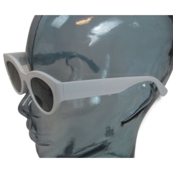 Petals & Peacock All Day Everyday White Meow Meow Cat Eyes Sunglasses - NEW - Picture 3 of 3